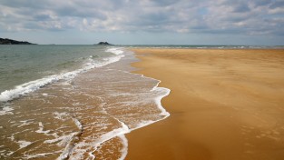 거대한 모래섬 ‘장안사퇴’의 비경  홍보에 '팔걷어'